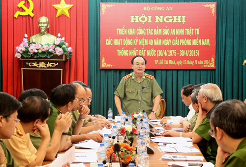 Thứ trưởng Bộ Công an Bùi Quang Bền, Trưởng Tiểu ban an ninh trật tự phát biểu tại hội nghị.