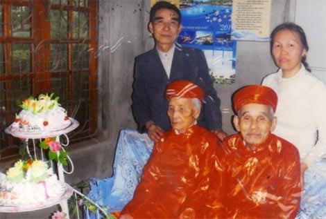 Hai anh em cao tuổi nhất Việt Nam.