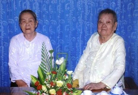 Hai chị em cao tuổi nhất Việt Nam.