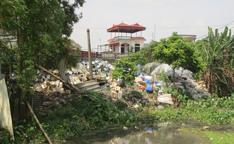 Làng Đông Mai hiện giờ vẫn nhộn nhịp với hoạt động tái chế phế liệu