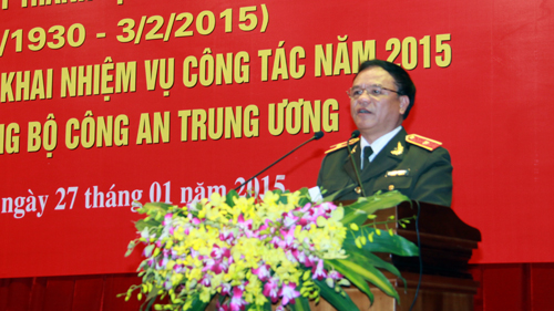 Thiếu tướng Trần Văn Ba, Phó Chủ nhiệm Ủy ban Kiểm tra Đảng ủy Công an Trung ương phát biểu tại Hội nghị