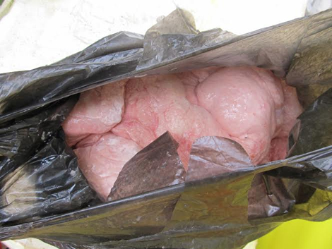 Nầm lợn, bò bốc mùi nồng nặc sẽ được đưa vào chợ trên địa bàn Hà Nội tiêu thụ