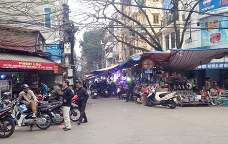 Kết quả hình ảnh cho Chợ Trời-phố Huế- Hà Nội