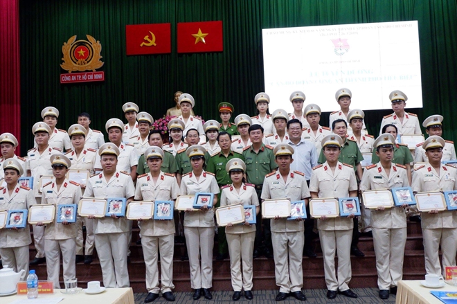 Tuổi trẻ Công an TP Hồ Chí Minh chống tội phạm liên quan đến tín dụng đen - Ảnh minh hoạ 8