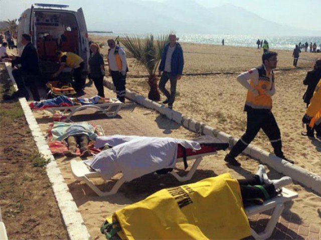 Tàu chở người di cư chìm trên Biển Đen, 15 người chết