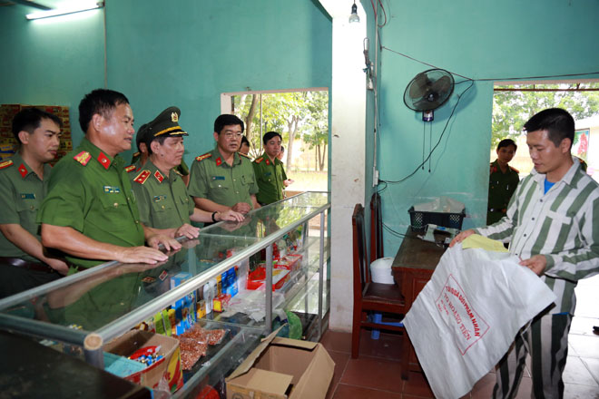 Thứ trưởng Nguyễn Văn Sơn thăm, làm việc tại Trại giam Hoàng Tiến - Ảnh minh hoạ 4
