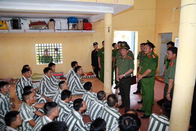 Thứ trưởng Nguyễn Văn Sơn thăm, làm việc tại Trại giam Hoàng Tiến - Ảnh minh hoạ 3