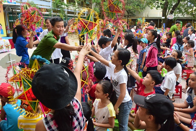 Công an Thừa Thiên - Huế tổ chức Trung thu cho trẻ em có hoàn cảnh khó khăn