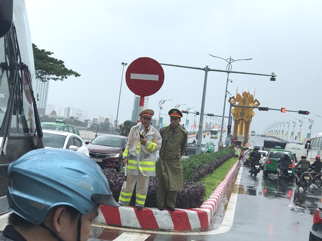 Lực lượng Công an “đội mưa” đảm bảo ATGT trước thềm APEC - Ảnh minh hoạ 2
