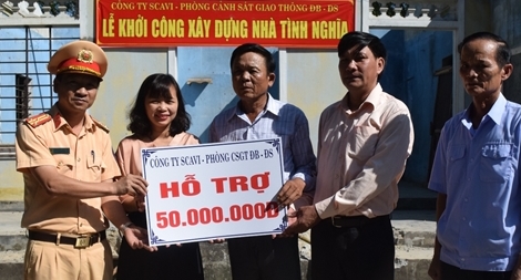 Công an tỉnh Thừa Thiên - Huế xây tặng nhà tình nghĩa cho gia đình có công