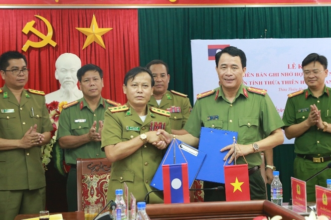 Công an Thừa Thiên - Huế và Sở An ninh tỉnh Sê Kông ký kết biên bản hợp tác ANTT