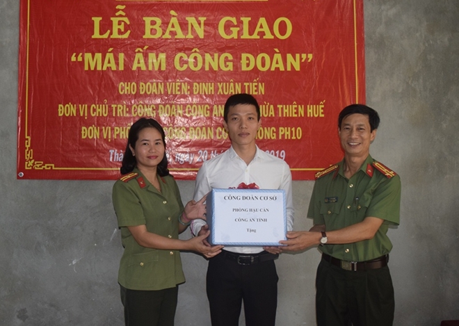 Công đoàn Công an tỉnh Thừa Thiên – Huế bàn giao mái ấm tình thương - Ảnh minh hoạ 2