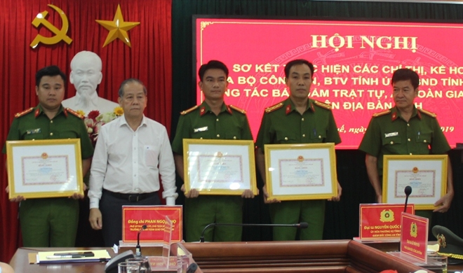 Công an Thừa Thiên Huế sơ kết thực hiện công tác đảm bảo TTATGT - Ảnh minh hoạ 2