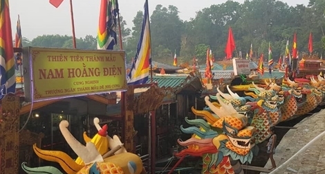 CSGT đường thủy đảm bảo an toàn lễ hội Điện Huệ Nam