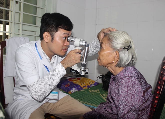Hơn 1.500 bệnh nhân ở Huế được khám, điều trị miễn phí bệnh lý về mắt