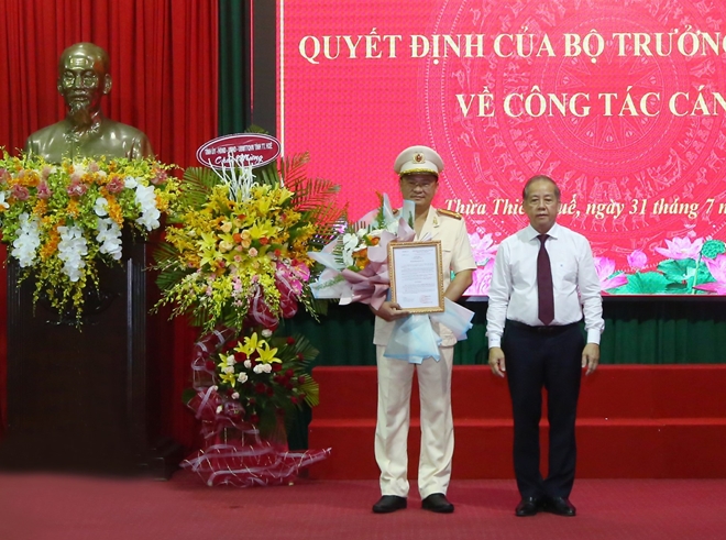 Công bố quyết định Giám đốc Công an tỉnh Thừa Thiên Huế