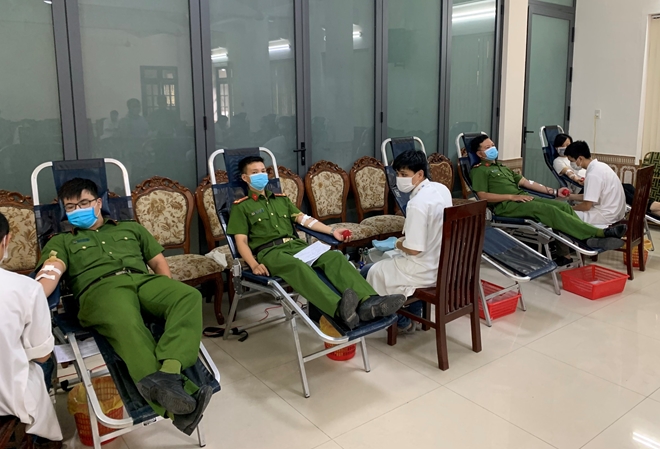 Tuổi trẻ Công an Thừa Thiên Huế tình nguyện hiến hàng trăm đơn vị máu