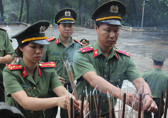 Công đoàn Tổng cục Chính trị CAND về nguồn tại Quảng Bình, Quảng Trị - Ảnh minh hoạ 9