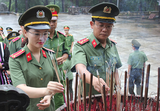 Công đoàn Tổng cục Chính trị CAND về nguồn tại Quảng Bình, Quảng Trị - Ảnh minh hoạ 2