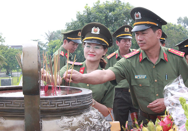 Công đoàn Tổng cục Chính trị CAND về nguồn tại Quảng Bình, Quảng Trị - Ảnh minh hoạ 8