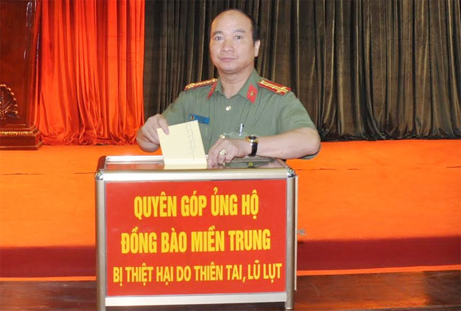 Công an Hải Dương quyên góp hơn 400 triệu đồng ủng hộ đồng bào miền Trung