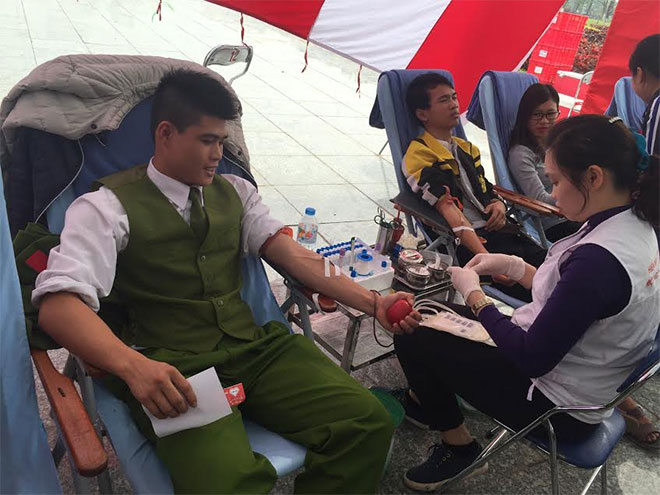 Tuổi trẻ Học viện CSND hiến máu tại ngày hội Trái tim tình nguyện - Ảnh minh hoạ 2