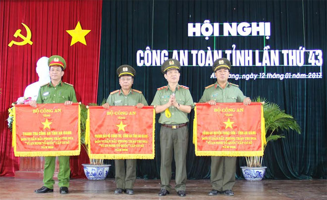 Thứ trưởng Nguyễn Văn Sơn chỉ đạo công tác tại Công an An Giang - Ảnh minh hoạ 2
