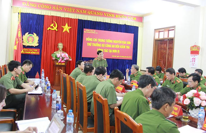 Thứ trưởng Nguyễn Văn Sơn làm việc tại Trại giam Hồng Ca - Ảnh minh hoạ 2