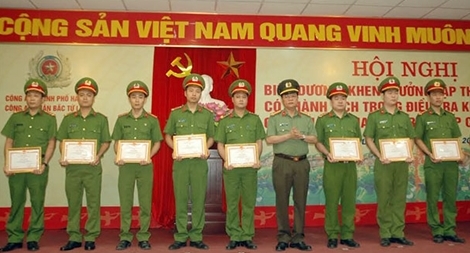 Khen thưởng thành tích triệt xóa 2 đường dây ma túy lớn tại Hà Nội