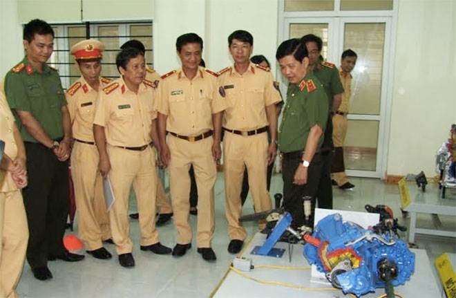 Thứ trưởng Nguyễn Văn Sơn thăm, làm việc với Trung tâm huấn luyện bồi dưỡng nghiệp vụ và đào tạo lái xe - Ảnh minh hoạ 2