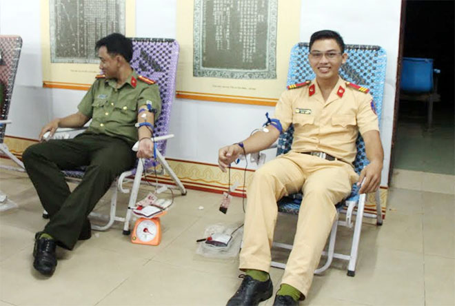 Công an Phú Quốc tham gia hiến máu tình nguyện
