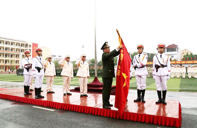 Trường Trung cấp Cảnh sát vũ trang kỷ niệm 40 năm Ngày truyền thống