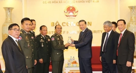 Tăng cường hợp tác giữa lực lượng Cảnh vệ Việt Nam và Campuchia