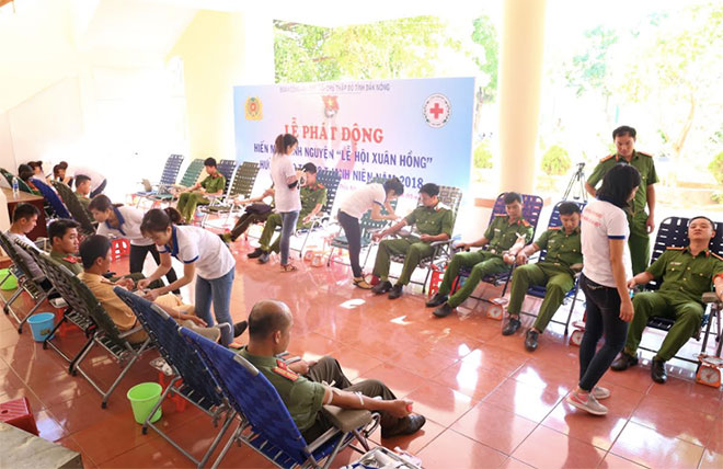 Hơn 400 cán bộ chiến sĩ Công an Đắk Nông tham gia hiến máu tình nguyện