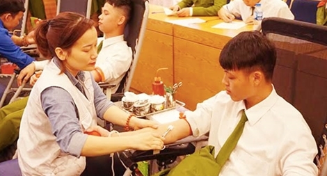 250 học viên Học viện CSND tham gia hiến máu