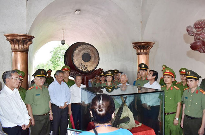 Đoàn đại biểu Công an tỉnh Ninh Bình về nguồn tại tỉnh Quảng Trị1 - Ảnh minh hoạ 5