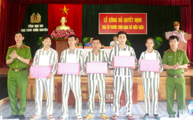 Tha tù trước thời hạn có điều kiện cho 39 phạm nhân tại Trại giam Xuân Nguyên