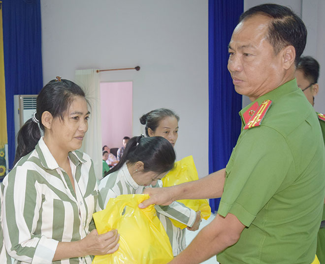 Đón Tết trong trại giam nơi cuối trời Tổ quốc