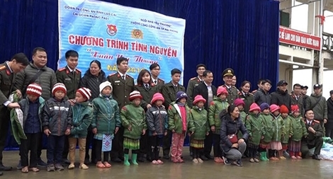 Công an tỉnh Lào Cai phối hợp với CATP Hải Phòng tổ chức chương trình “Xuân yêu thương”