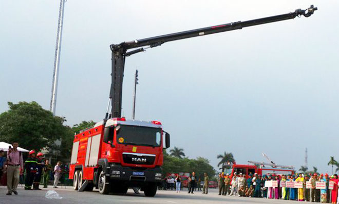 Bộ Công an tiếp nhận 81 xe chữa cháy, cứu nạn cứu hộ hiện đại