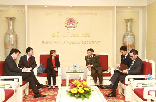 Tăng cường hợp tác đấu tranh phòng, chống tội phạm giữa Việt Nam và Singapore