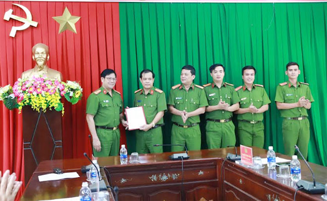 Lãnh đạo Bộ Công an khen thưởng Phòng CSHS Công an tỉnh Đắk Nông