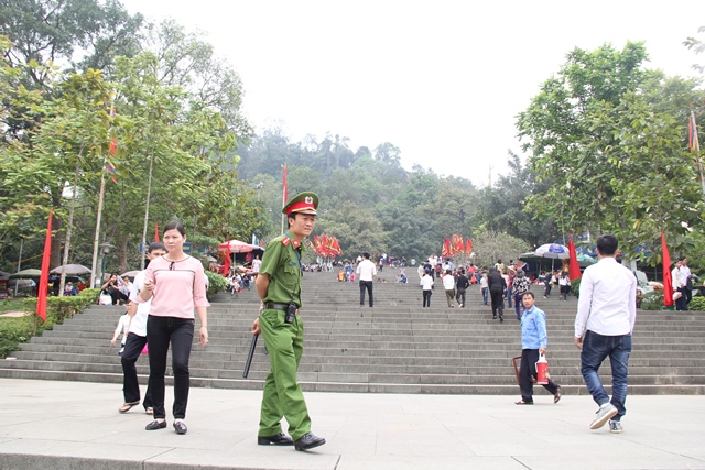 Đảm bảo an ninh trật tự tại đền Hùng - Ảnh minh hoạ 2