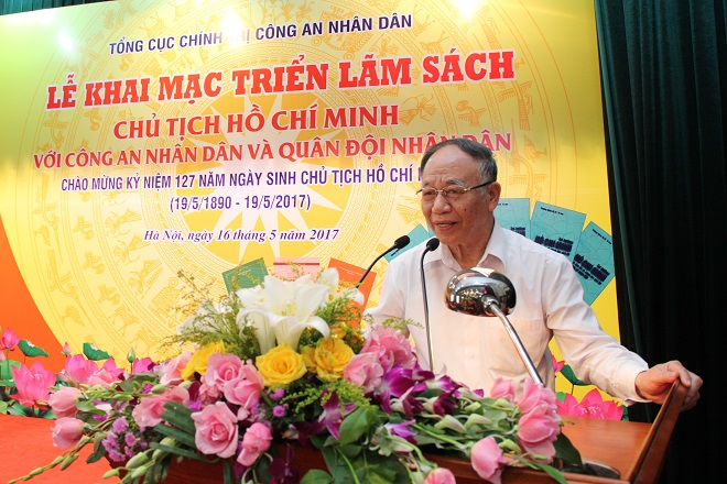 Khai mạc triển lãm sách về Chủ tịch Hồ Chí Minh với CAND và QĐND - Ảnh minh hoạ 4