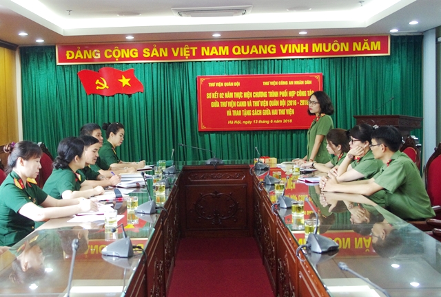 Sơ kết 2 năm chương trình phối hợp công tác giữa Thư viện CAND và Thư viện Quân đội