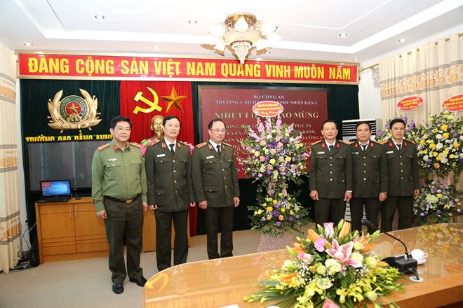 Thứ trưởng Nguyễn Văn Thành chúc mừng Ngày nhà giáo Việt Nam - Ảnh minh hoạ 4