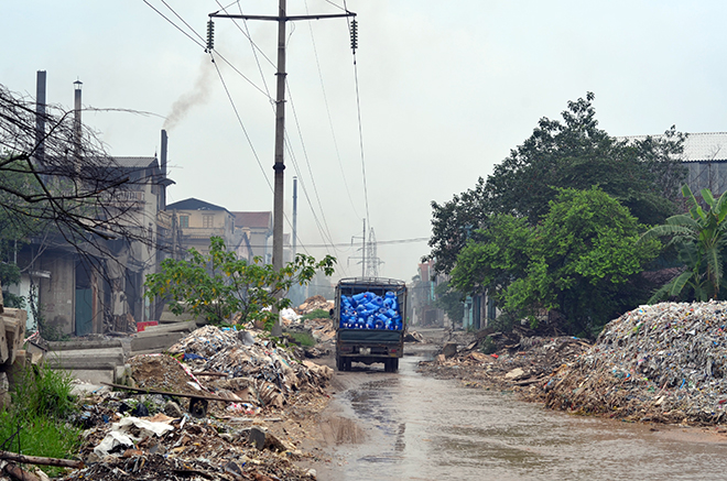Tình trạng ô nhiễm môi trường ở phường Phong KLhee, TP. Bắc Ninh Ảnh: Internet