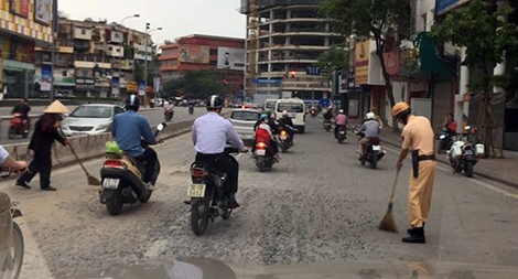 CSGT dọn "bẫy" trên đường phố Hà Nội