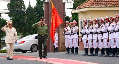 Bộ trưởng Tô Lâm làm việc với Công an và Cảnh sát PCCC Lâm Đồng