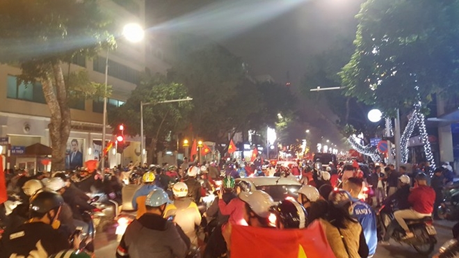 Cảnh sát trắng đêm chống đua xe sau chiến thắng của U23 Việt Nam - Ảnh minh hoạ 2